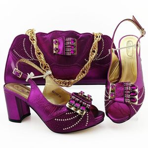 Zapatos de vestir Moda Bomba magenta y serie de bolsos Tacón alto africano con juegos de bolsos para fiesta MM1104 Altura 8.5cm