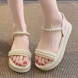 Chaussures habillées mode perle sangle épais sandales femme d'été arrière de groupe élastique plate-forme femme put cuir en cuir non slip sandalias