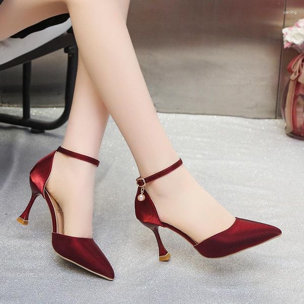 Zapatos de vestir moda Color sólido tacones altos mujer 2023 verano chica red rojo Sexy una palabra hebilla Casual cómodo mujer