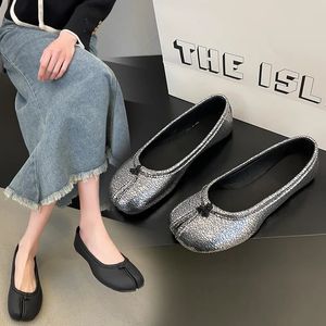 Geklede schoenen Mode Tabi Flats Casual Single Dames 2023 Trends Zilverachtig Zacht Leer Oxfords Comfortabel Woon-werk Loafers 231102