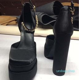 Chaussures habillées mode plate-forme imperméable tête carrée pied nu strass chaîne couleur unie Baotou Satin sandales à talons hauts