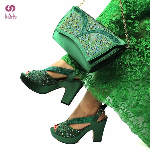 Chaussures habillées à la mode femmes italiennes chaussures sac assorti en couleur verte mature dames africaines talons confortables sandales pour la fête 231024