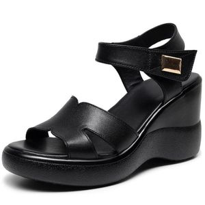 Kleedschoenen voor dropship Big Size 43 Zwart Wit Hoge Heel Comfortabel Walking Summer Wedges Sandalen Vrouw