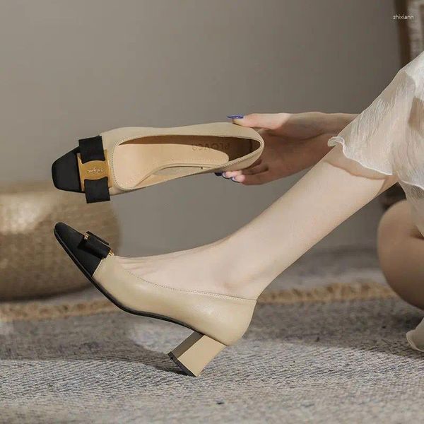 Chaussures habillées pour femme 2024 bureau avec talons moyens chaussures d'été pour femmes bout carré en cuir normal noeud décontracté en promotion dernière