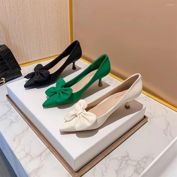 Zapatos de vestir para mujer 2023 Stilito calzado de verano para mujer punta puntiaguda verde con lazo tacones medios resbalón de noche de alta calidad