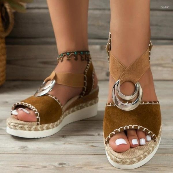 Chaussures habillées pour femmes 2023 Sandales d'été pour femmes Couleurs mélangées Troupeau Bout ouvert Bande élastique Mi-talon Preuve de l'eau Plage