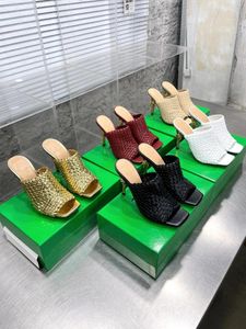 Chaussures habillées pour femmes Lady Geatic Leather Mules Metal Twist Super High Talons glisse de luxe à tricot à main Zapatillas Mujer tissage