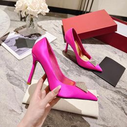 Dress Shoes For Women Maat 34-42 Spring herfst Est Silk Evening Heels Crystal Pumps Pointed Teen High Designer ondiep