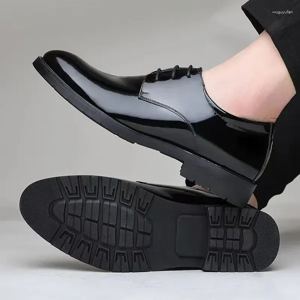 Zapatos de vestir Cuero formal Charol brillante Negocios para hombres Estilo británico Moda puntiaguda