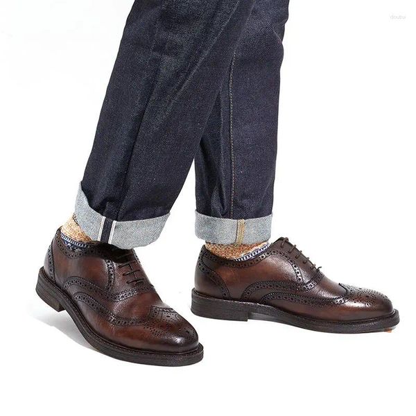 Zapatos de vestir Hombres formales Punta puntiaguda Zapato de cuero casual Tallado Cómodo Conducción de negocios