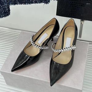 Chaussures habillées French Poighed Toe Line with Ringestone Mary Jane Talons Stiletto Temperament Patent Leather Femmes célibataires