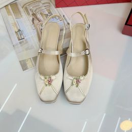Chaussures de robe Style français Rétro Soie Carré Toe Mary Jane 2023 Printemps Été Rose Fleur Bow Talon Bas Sandale Femmes Parti Pompes 231206