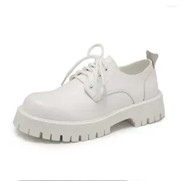 Dress Shoes Gala Flatform Sneakers Men 2024 Witte hakken Luxe voor de Authentieke BACKKET SPORT S ATESTTHISCH