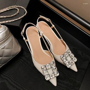 Chaussures de robe généreuse boucle de forage style féerique bout pointu femmes sandales créateur de mode diamant décoration talon épais
