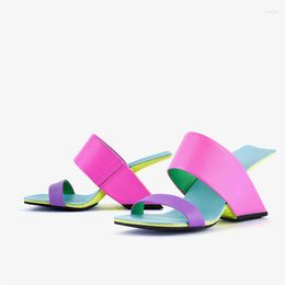 Zapatos de vestir brillantes coloridos colores mezclados 8cm tacones altos extraños moda rosa transpirable cómodo Slip On mujeres sandalias rojo HL494 MUYISEXI