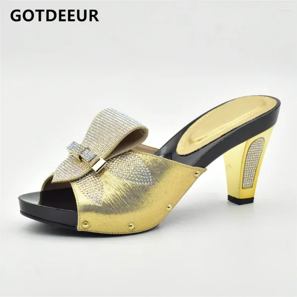 Chaussures habillées Gold Couleur Femmes Slippers Africain Mariage Élégant Italien Femme avec des talons hauts Pumps d'été