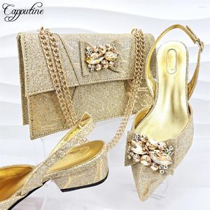 Chaussures habillées Femmes et sacs Gold pour correspondre à la mode Africain Ladies Pumps avec sac à main talons moyens sandales escarpines Femme MM1152