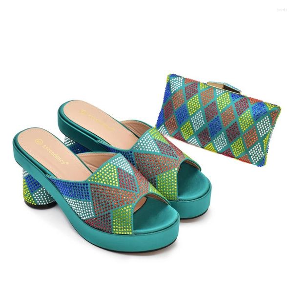 Zapatos de vestir de color verde que vende mujeres y bolsas nigerianas diseño de imitación de imitación para la fiesta de fiesta de damas maduras