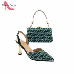 Chaussures habillées Design vert Femmes nigérianes et ensemble de sacs de haute qualité Specials Arrivées avec cristal brillant pour 230925