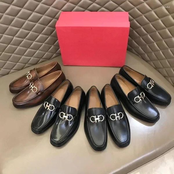 Zapatos de vestir Guangzhou Cuero Europeo Hombres Negro Británico Negocios Casual Cuadrado Un Pedal Marea de boda