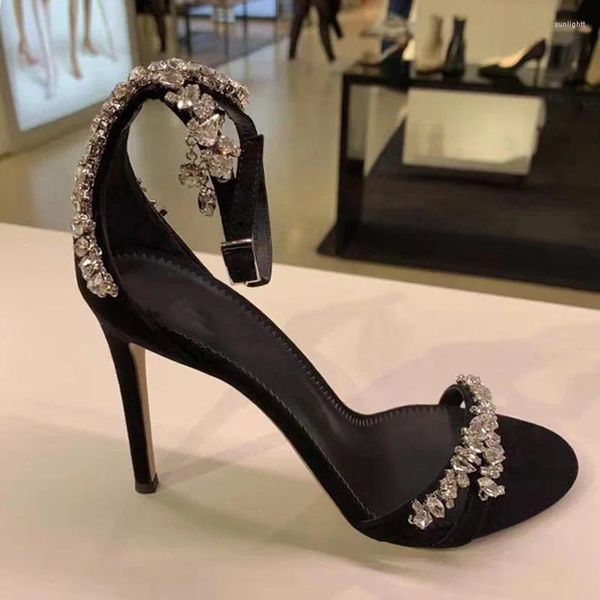 Zapatos de vestir Sandalias de correa recta con diamantes de imitación cosidos a mano para celebridades femeninas Tacón alto francés con tacones finos