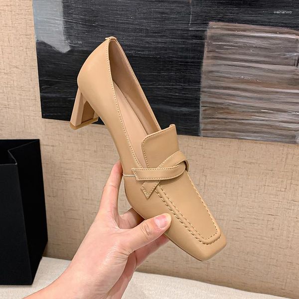 Zapatos de vestir Heihaian Versión de Corea del Sur de tacones altos para mujer 2023 Primavera Albaricoque Cuadrado Cómodo Buena Colocación Individual