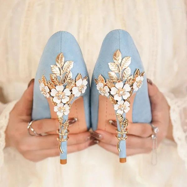 Zapatos de vestir Tacones de flores de metal de gama alta Moda europea americana Lujo Sexy Puntiagudo Banquete de mujer Casual