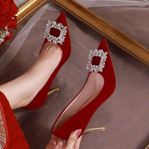 Chaussures habillées talons hauts 2024 Bouche peu profonde Fashion Fashion Rhingestone Square Button mariage Bridal Pointed mince