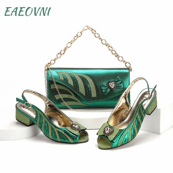 Zapatos de vestir Bolso de mano de diseño clásico italiano para mujer Color verde a juego Tacones bajos Zapatos de fiesta de boda africanos y conjunto de embrague 231012