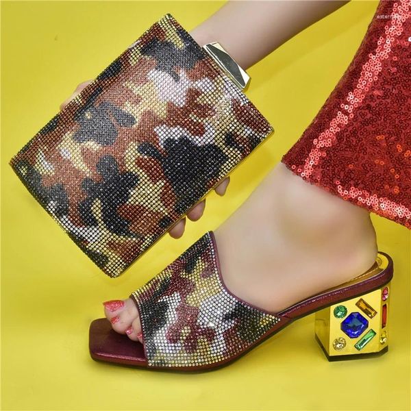 Zapatos de vestir Diseñador italiano y bolsos Conjunto a juego decorado con bolsa de zapatos de diamantes de imitación Sandalias de lujo Mujeres