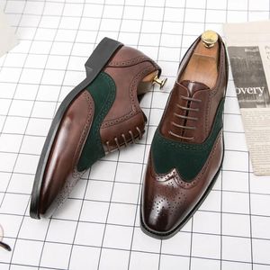 Geklede schoenen Italiaans luxe herenleer Bruin zakelijk Puntige neus Kant Zwart Derby Bruiloft