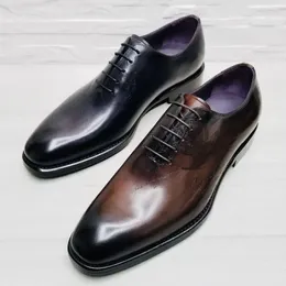 Zapatos de vestir italianos hechos Goodyear hechos a mano para hombres de cuero entero tallado con láser con cordones todo Oxford