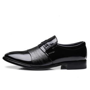 Dress Shoes Italië kantoor teni voor basketbal mannen zwarte kleding schoenen kantoor sneakers sport aesthic trnis novelties shouse sapatilla 230823
