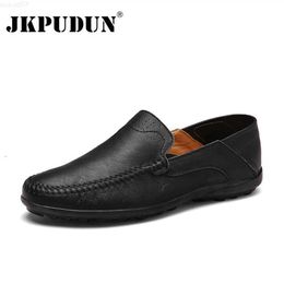 Chaussures habillées JKPUDUN Hommes Chaussures Casual Marque De Luxe 2018 En Cuir Véritable Italien Hommes Mocassins Mocassins Slip on Hommes Bateau Chaussures Plus La Taille 38-47 L230720