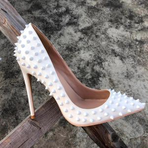 Zapatos de vestir Keshangjia Remache blanco PU Cuero Tacones altos Patente Marca exclusiva Aguja Bomba de boca poco profunda Onda 10 cm 12 cm