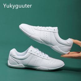 Geklede schoenen Kindersneakers Concurrerende aerobicsschoenen voor kinderen Zachte bodem Fitness Sportschoenen Jazz Modern Vierkant Meisjes Jongens Dansschoenen 230715