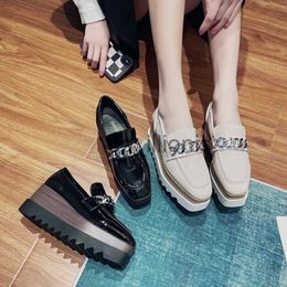 Chaussures habillées Chaussures coréennes Casual Femme Sneakers Mocassins Fourrure Sabots Plate-forme Femmes ds All-Match Square Toe Flats 2023 Creepers J230727