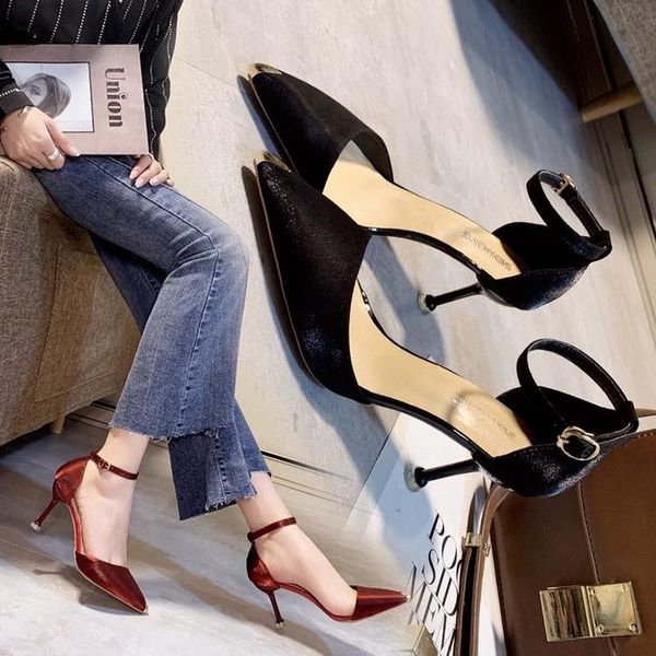 Zapatos de vestir Versión coreana de la moda Sexy Thin Wine Glass Heel Mujeres Fine High Shallow Boca Hollow Pointed Satin Sandals