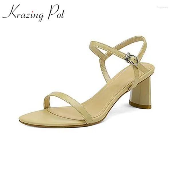 Chaussures habillées krazing pot authentique cuir d'été de base de vêtements basiques style élégant étrange talons hauts plus taille 43 fashion peep toe women sandals
