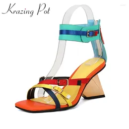 Chaussures habillées krazing pot conception spéciale couleurs mixtes été étranges talon haut jeune femme quotidien porte la mode des femmes élégantes sandales l92