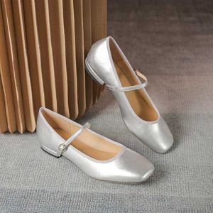 Jurk Schoenen dames elegant zilver leer Mary jane schoenen vierkante neus enkelbandje metalen gesp ballet flats vrouwen japanned slip loafers L230721