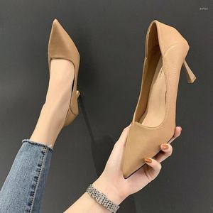 Zapatos de vestir Damas Tacones altos Punta estrecha Boca baja Mujeres Otoño Solo Stiletto Moda al por mayor