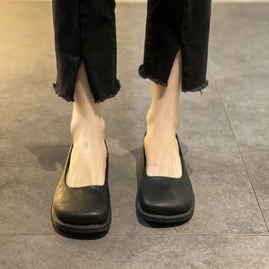 Robe chaussures dames sans lacet bout rond chaussures pour femmes plat noir lumière en été routine quotidienne avec printemps coréen 231212