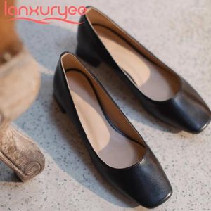 Chaussures de robe Lanxuryee grande taille en cuir véritable trois couleurs tout-match bout carré épais talon moyen sans lacet jeune dame datant femmes pompes L38