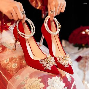 Zapatos de vestir gran tamaño 31-43 Red Bride Stiletto Tacones altos Cadena de perlas para mujeres Boda de estilo chino