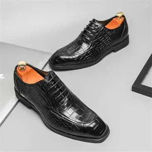 Chaussures habillées grande taille Tan pour robes homme élégant cérémonie baskets hommes fournitures de sport liquidation en offres Shoos