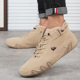 Chaussures habillées en cuir chaussures décontractées de luxe hommes bottines mode haut baskets chaussures designer mocassins hommes mocassin moto chaussures 230822