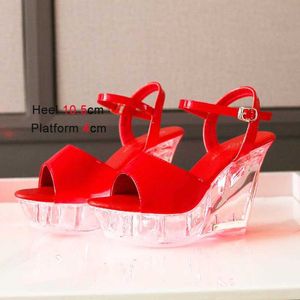 Chaussures de robe LED Glowing Plate-forme Talons hauts Transparent Light-Up Walk Show Modèles Sandales 10.5cm Crystal Wedges Talon Discothèque Femmes H240321