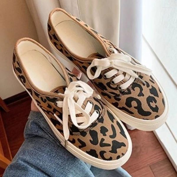 Chaussures habillées Brand de loi Leopard Print Femmes Lorme à attaches croisées Round Toe Zapatos Mujer Sole épaisse Low Talons Chaussures Femme