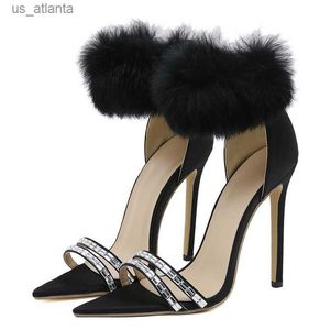 Chaussures habillées liyke 2024 Nouveau Black Fluffy Feather Sandales Femmes Sexy Crystal Narrest Band Open Toe Banquet High Heels Sandalias H2404037CDB